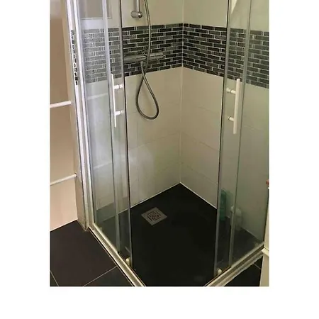 Parisian Little House-studio